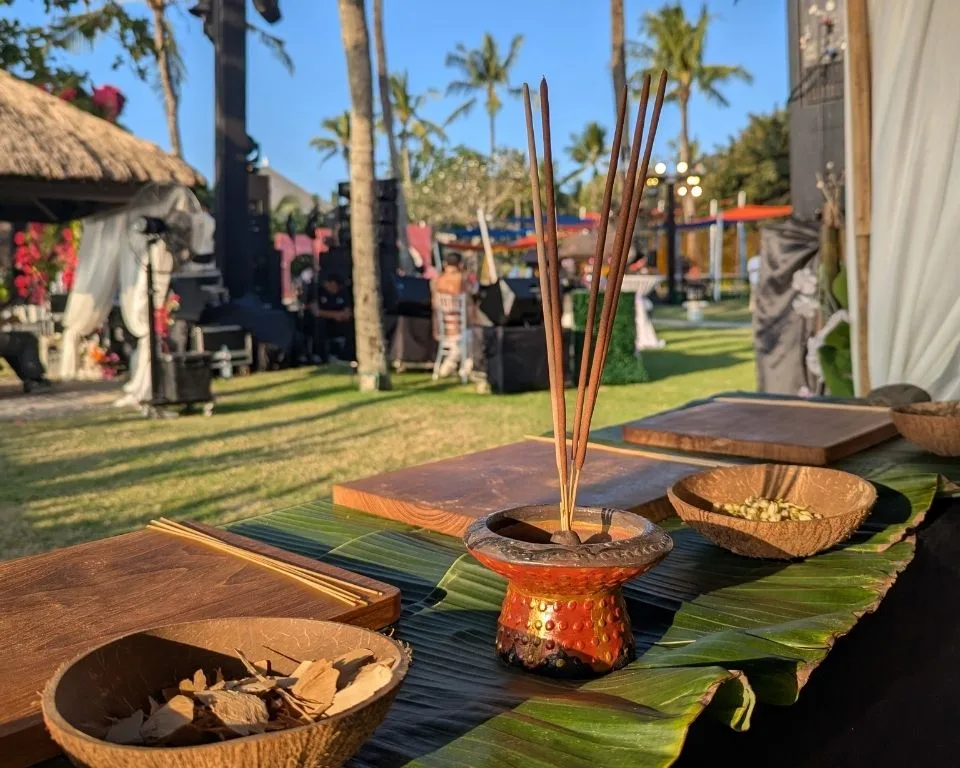 Incense blends and rolling materials arranged at the event booth