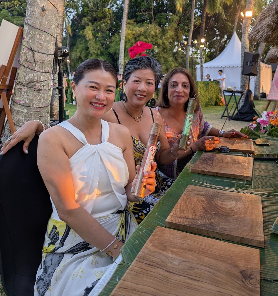 Incense Rolling Booth
